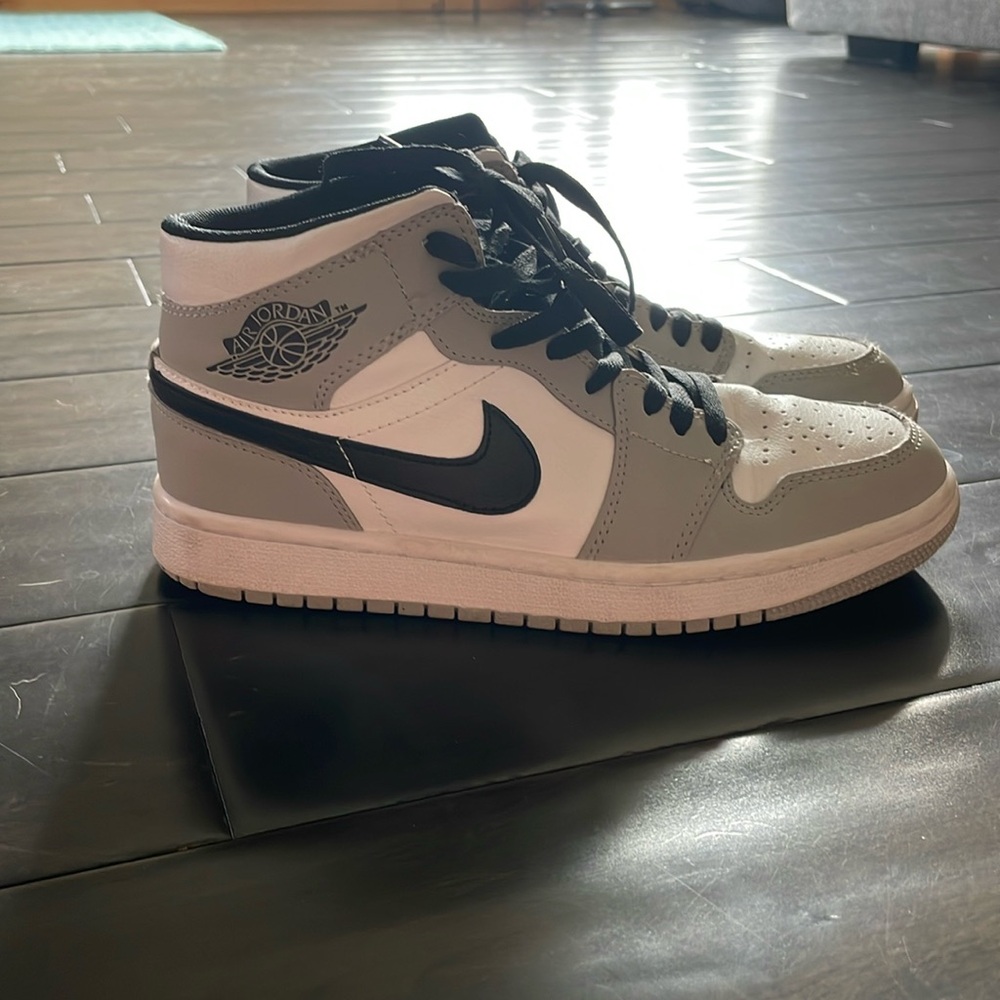Nike grey Jordan 1 mids